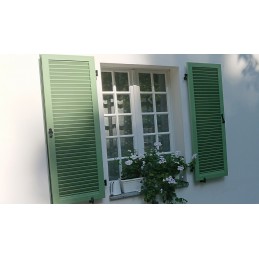 Volet battant persienné en alu, vert RAL 6021