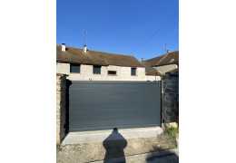 Portail coulissant en aluminium